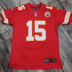 Nike Patrick Mahomes #15 KC Chiefs Youth NFL On Field Jersey M 10/12. Worn Once.